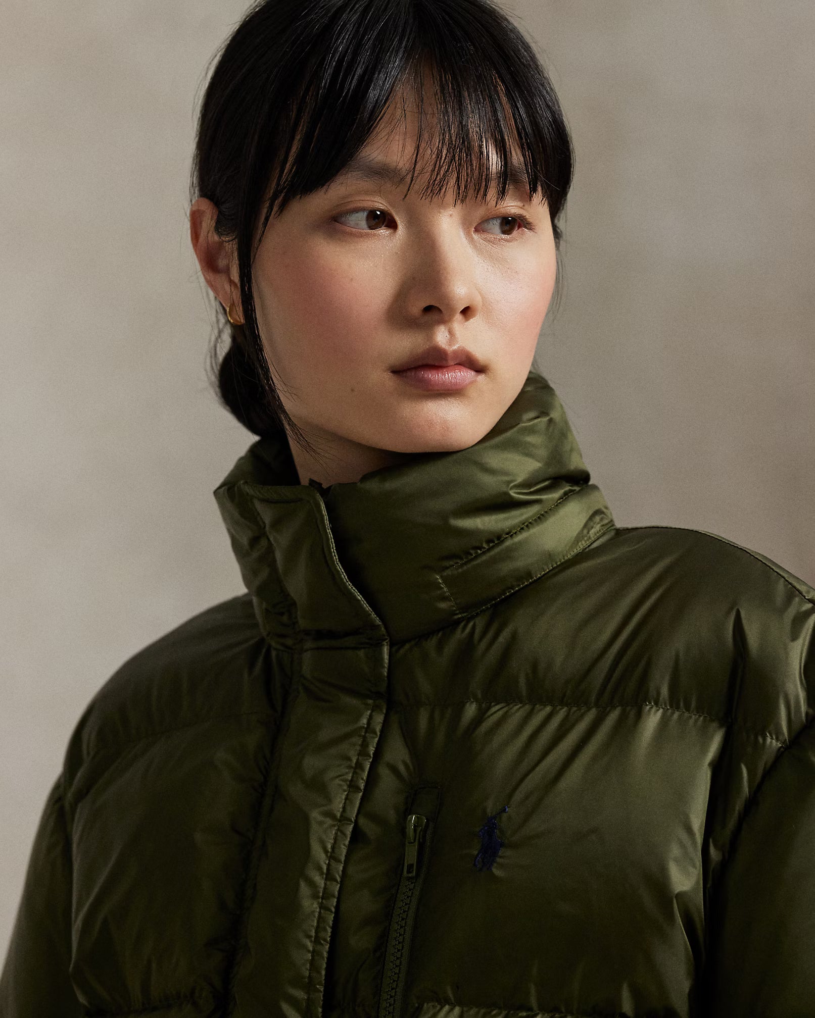 Jaqueta puffer de plumas de peso médio