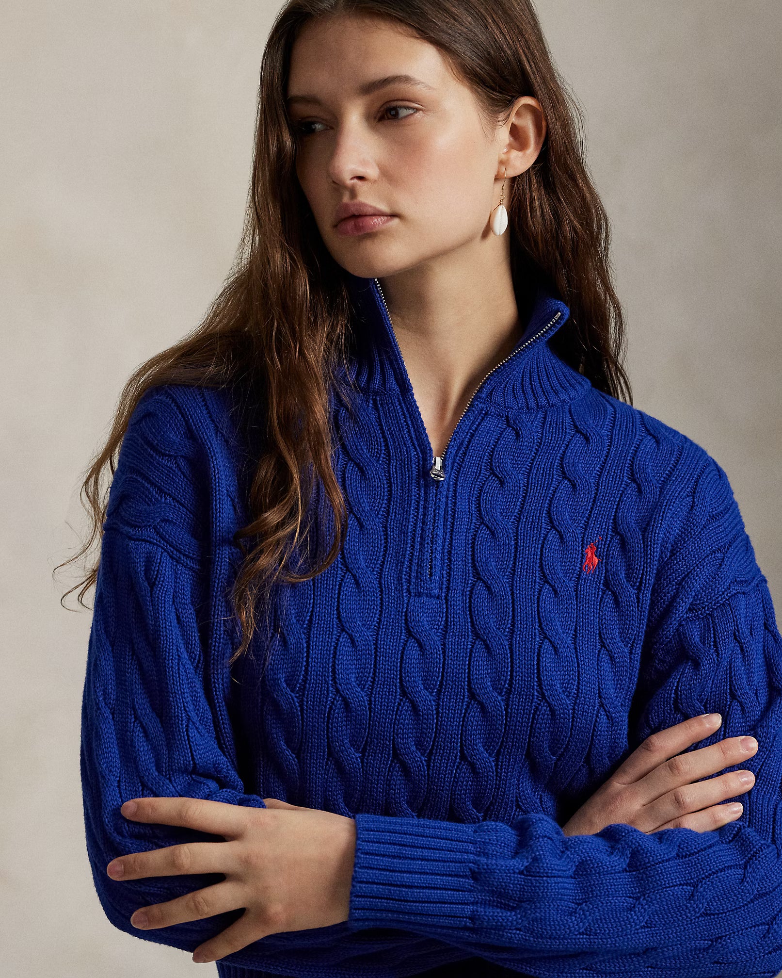 Suéter de algodão com trama trançada e zíper até o peito