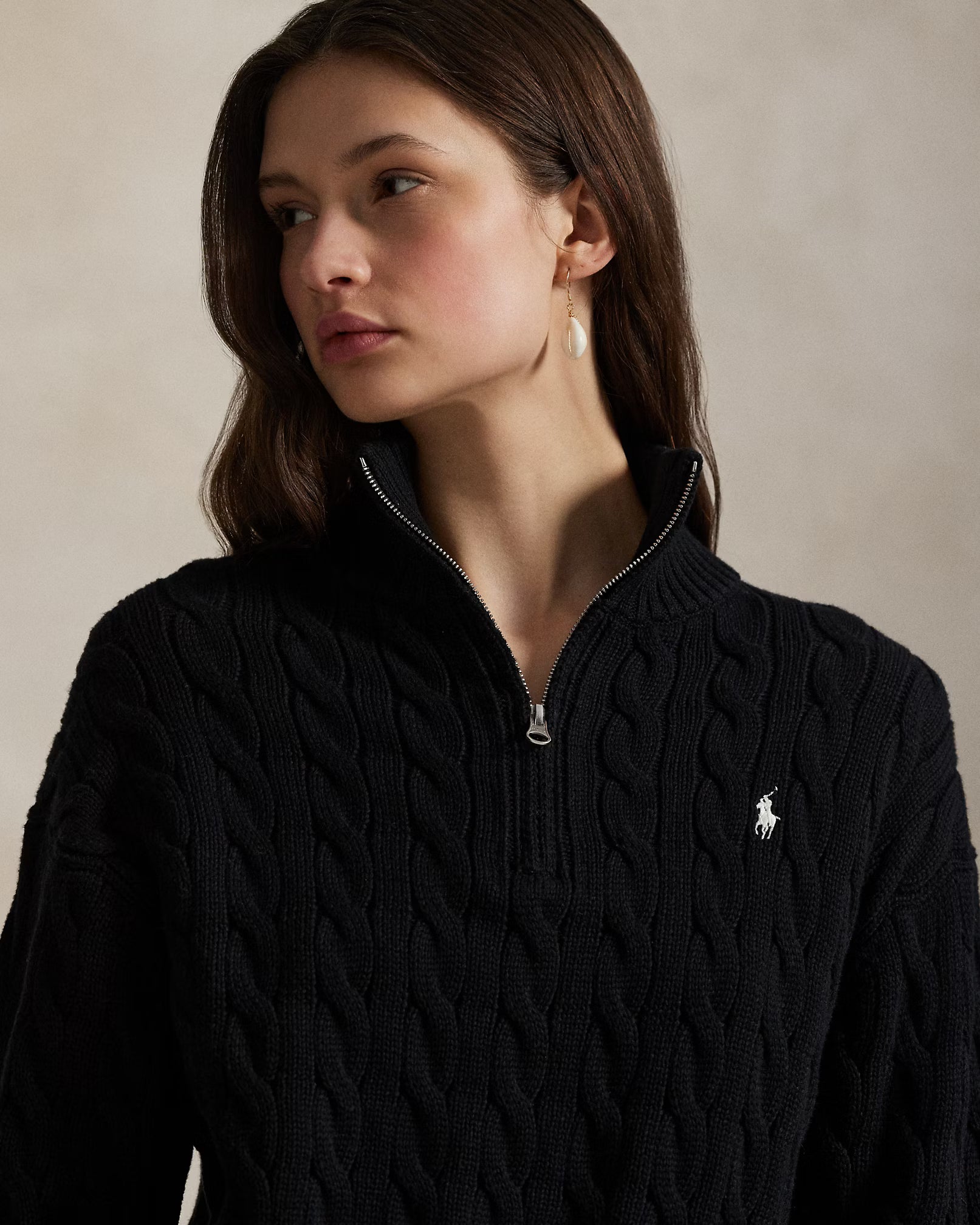 Suéter de algodão com trama trançada e zíper até o peito